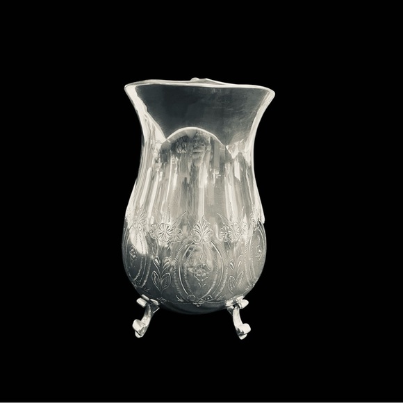 LEONARD FLORAL THEME
SILVERPLATE VINTAGE
FOOTED ICE LIP PITCHER /
JUG 8 1/2" - Picture 2 of 12